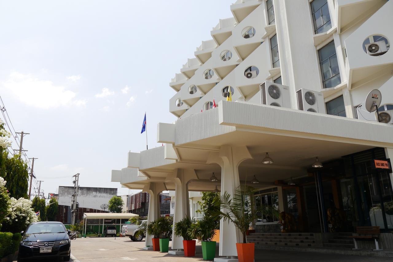 Lertnimit Hotel Chaiyaphum Eksteriør billede